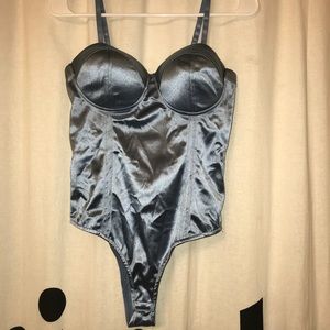 NWOT！shiny blue bodysuit
